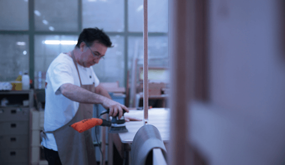 Chateaux d’Ax craftsman at work