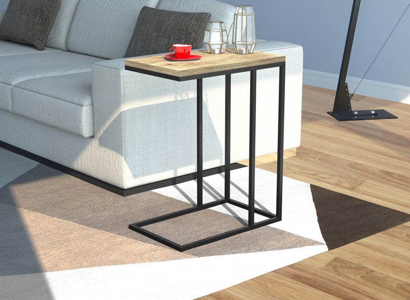 19” C-Shaped Reclaimed Wood End Table With Metal Frame 