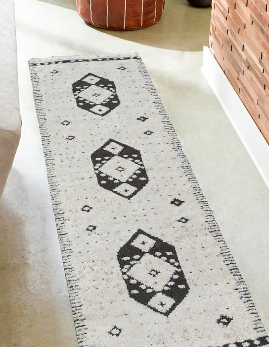 Lyra Contemporary 2'3\" x 7'6\" Runner Rug in Ivory Indoor Area Rug 