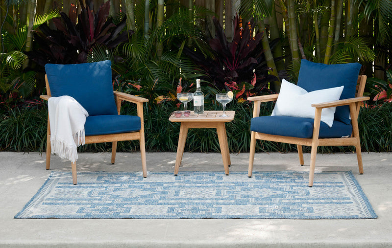 Nyra Transitional 6'6\" x 9'0\" Area Rug in Blue Indoor Area Rug 