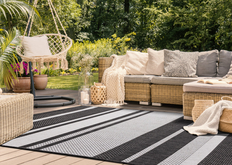 Jackson Striped Indoor/Outdoor Area Rug - 6'7\" x 9'6\"