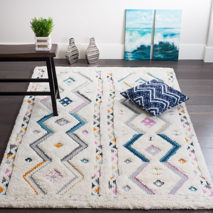Lola Chevron 5x8 Area Rug