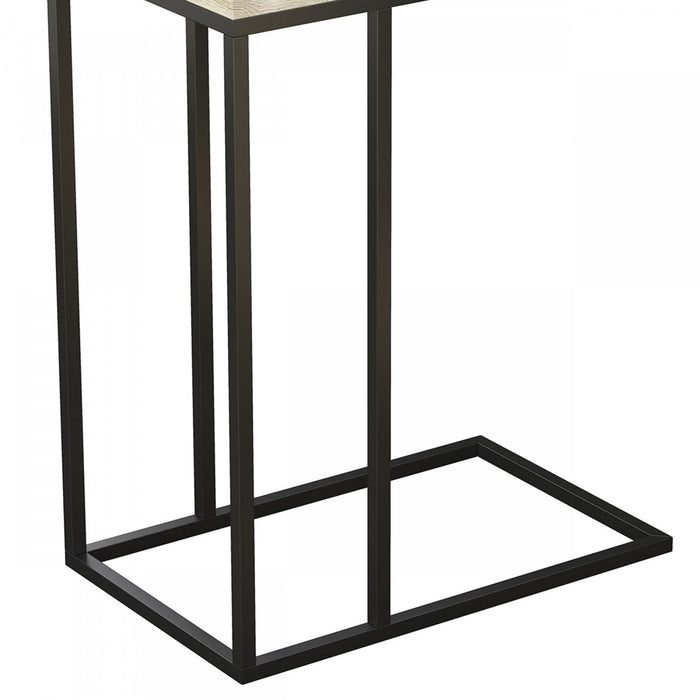 19” C-Shaped Reclaimed Wood End Table With Metal Frame 