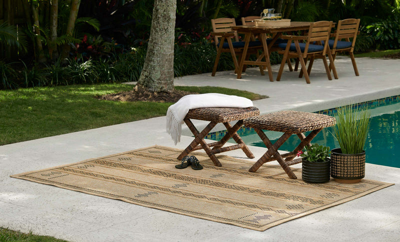 Elowen Transitional 5'3\" x 7'0\" Area Rug in Ivory Indoor Area Rug 