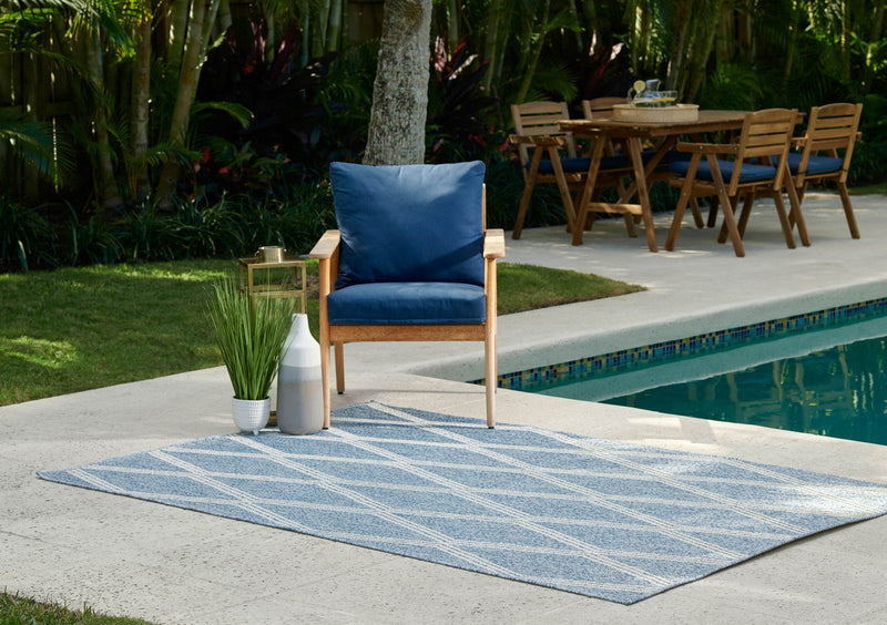 Cypress Transitional 5'3\" x 7'0\" Area Rug in Blue Indoor Area Rug 