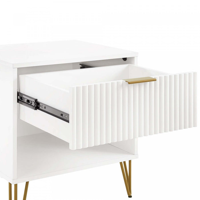 Dumbo Modern 20\" Fluted Nightstand in White (1-Drawer) 