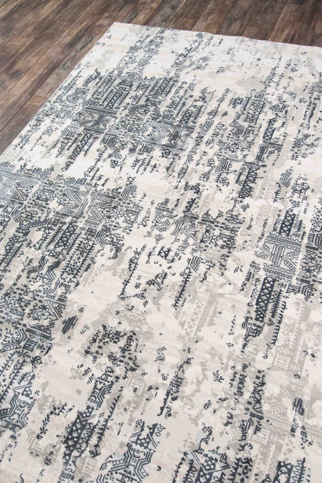 Claudia Traditional 2'2\" x 7'7\" Runner Rug in Grey Indoor Area Rug 