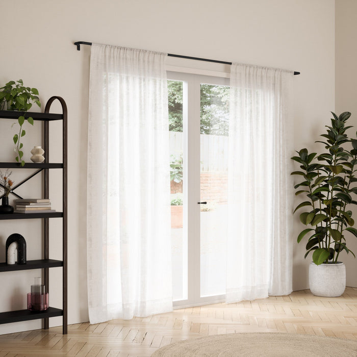 Umbra Twilight Matte Black Expandable Blackout 3/4\" Curtain Rod - 66\"-144\" 