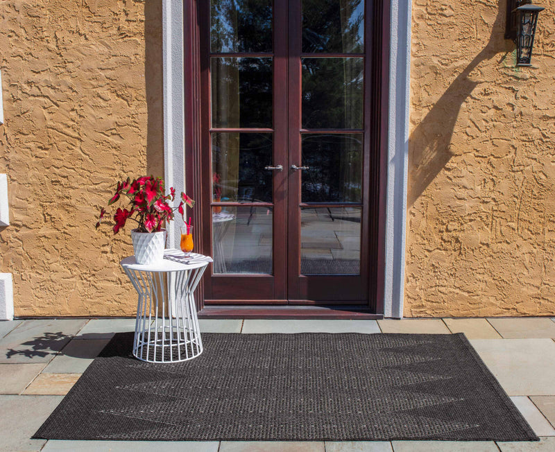 Raven Contemporary 5'0\" x 7'6\" Area Rug in Grey Indoor Area Rug 