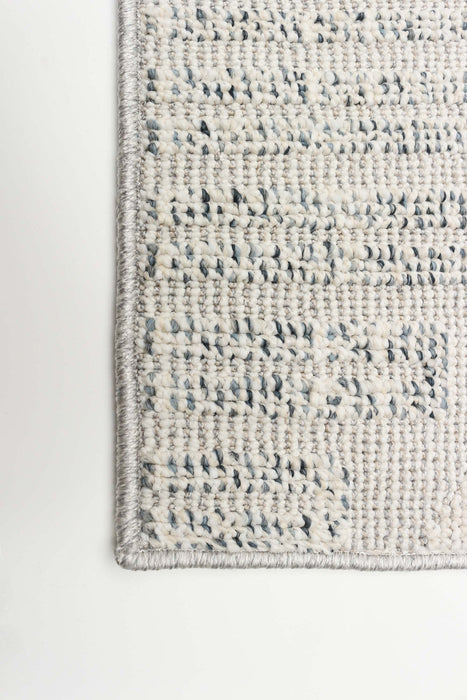 Torionna Grey Area Rug - 5'0\" x 7'0\"