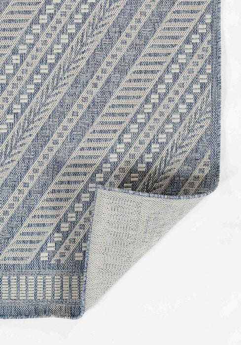 Livia Transitional 6'6\" x 9'0\" Area Rug in Blue Indoor Area Rug 