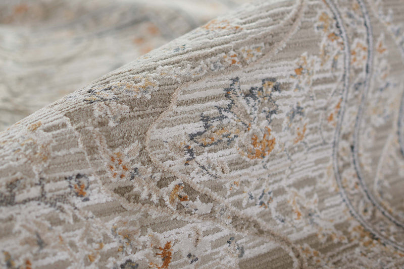 Margaux Traditional 5'3\" x 7'7\" Area Rug in Ivory Indoor Area Rug 