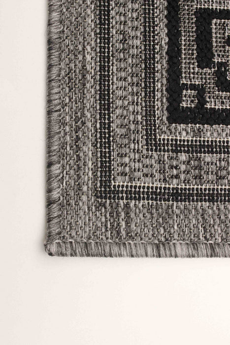 Versach Grey Area Rug - 5'0\" x 8'0\"
