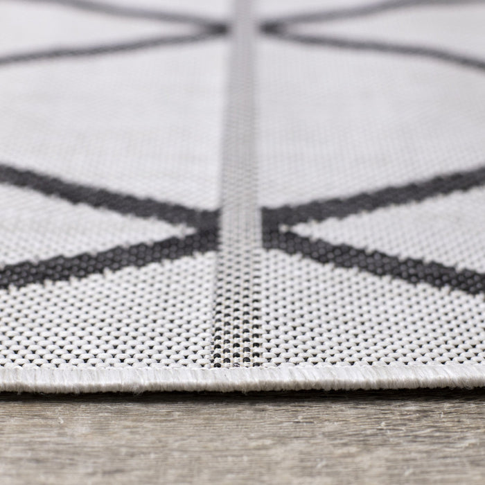 Jackson Diamond Indoor/Outdoor Area Rug - 7'10\" x 10'6\"