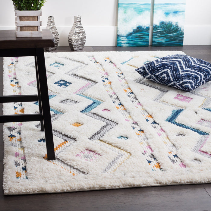 Lola Chevron 5x8 Area Rug