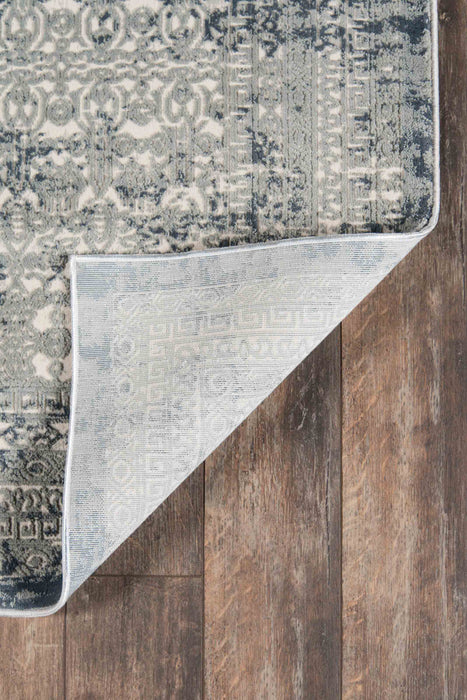 Mabel Traditional 8'11\" x 12'6\" Area Rug in Green Indoor Area Rug 