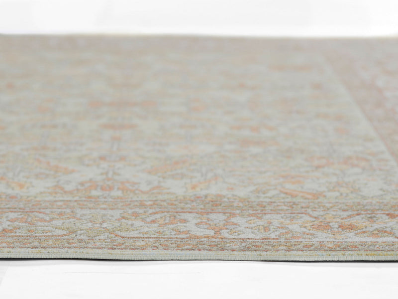 Hailey Traditional 5'3\" x 7'3\" Area Rug in Green Indoor Area Rug 