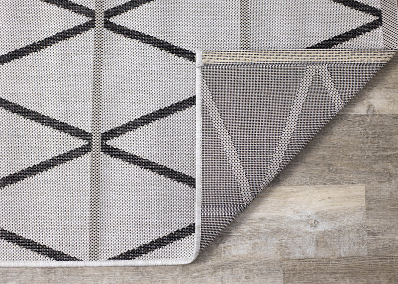 Jackson Diamond Indoor/Outdoor Area Rug - 6'7\" x 9'6\"