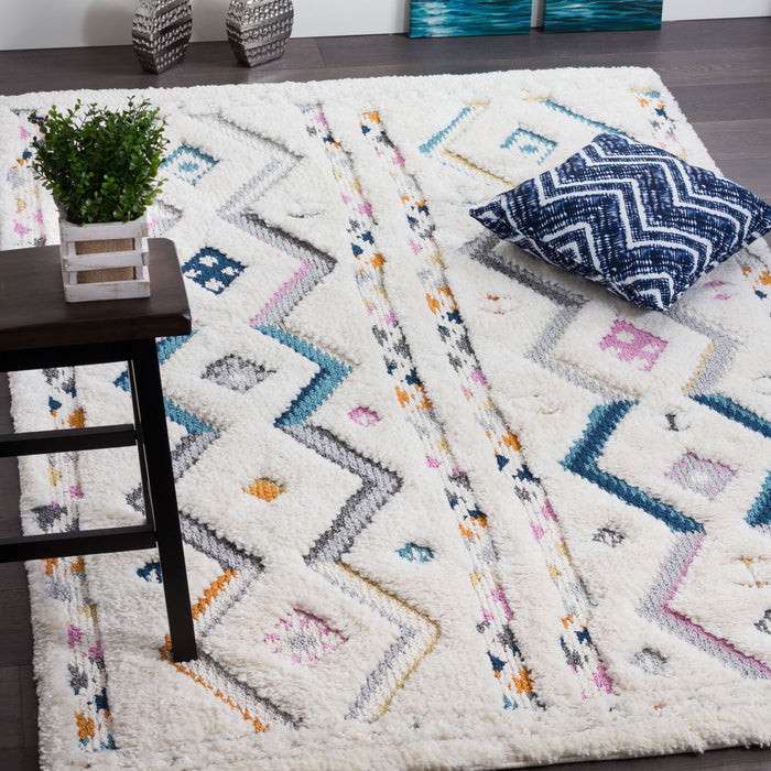 Lola Chevron 8x11 Area Rug