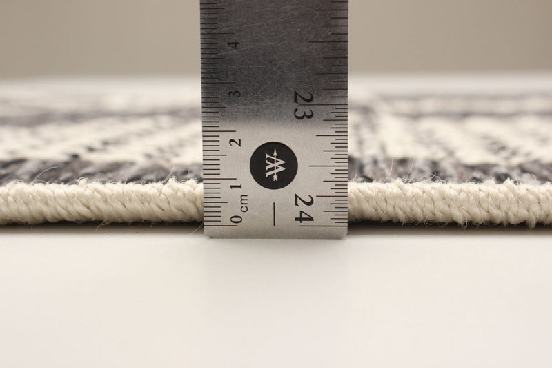 Bodhi Grey Area Rug - 2'8\" x 8'2\"
