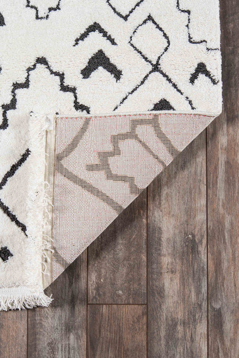 Aurelia Contemporary 2'3\" x 7'6\" Runner Rug in Ivory Indoor Area Rug 