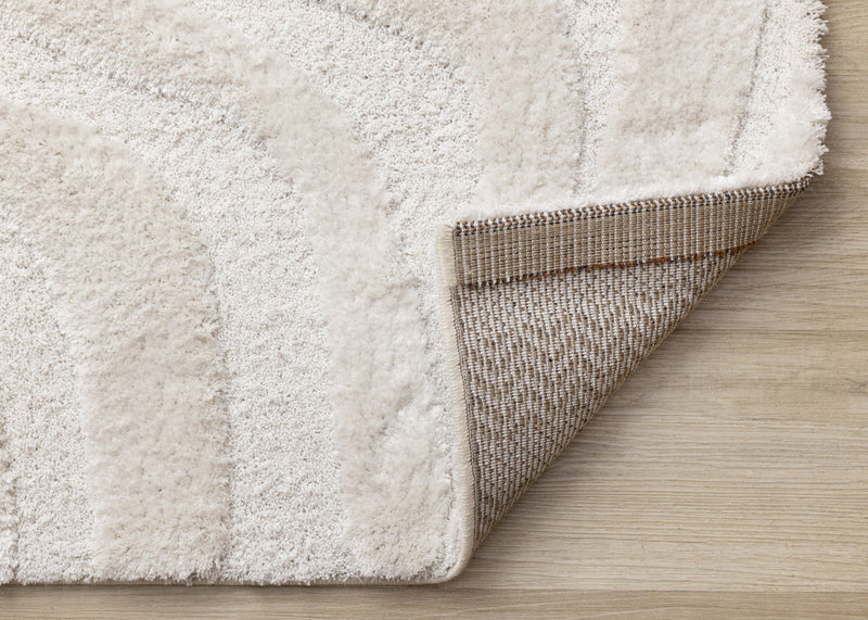 Lincoln Modern Luxurious Plush White Curves Area Rug - 6'7\" x 9'6\"