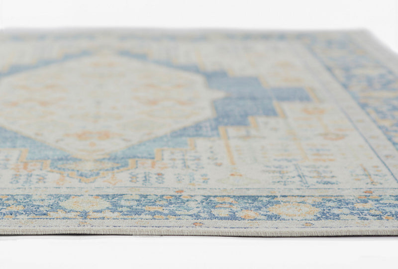 Kinsley Traditional 5'3\" x 7'3\" Area Rug in Blue Indoor Area Rug 