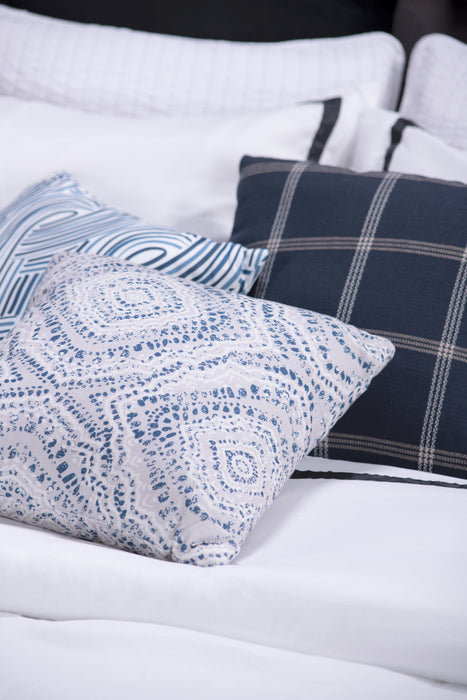 Distressed Medallion Accent Pillow – Off-White, Blue and White