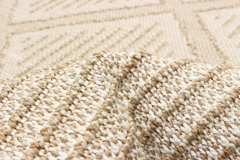 Xantha Taupe Area Rug - 5'0\" x 7'0\"