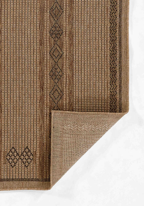 Elowen Transitional 5'3\" x 7'0\" Area Rug in Ivory Indoor Area Rug 