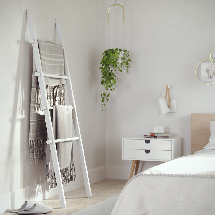 Umbra Modern Poplar Leana Ladder Coat Rack - White
