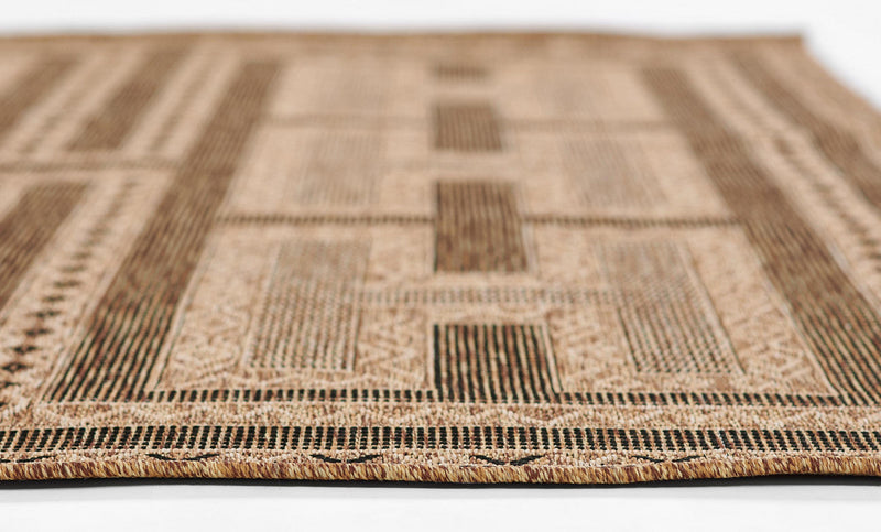 Hazel Transitional 5'3\" x 7'0\" Area Rug in Ivory Indoor Area Rug 
