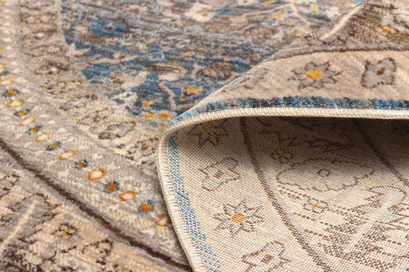 Gianna Traditional 5'0\" x 5'0\" Area Rug in Blue Indoor Area Rug 