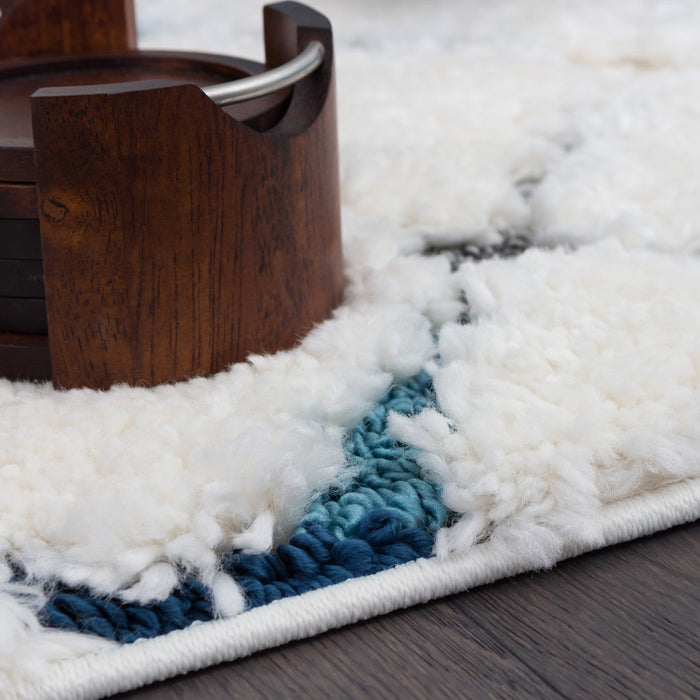 Lola Lattice Shag Area Rug - 2'7\" x 8'