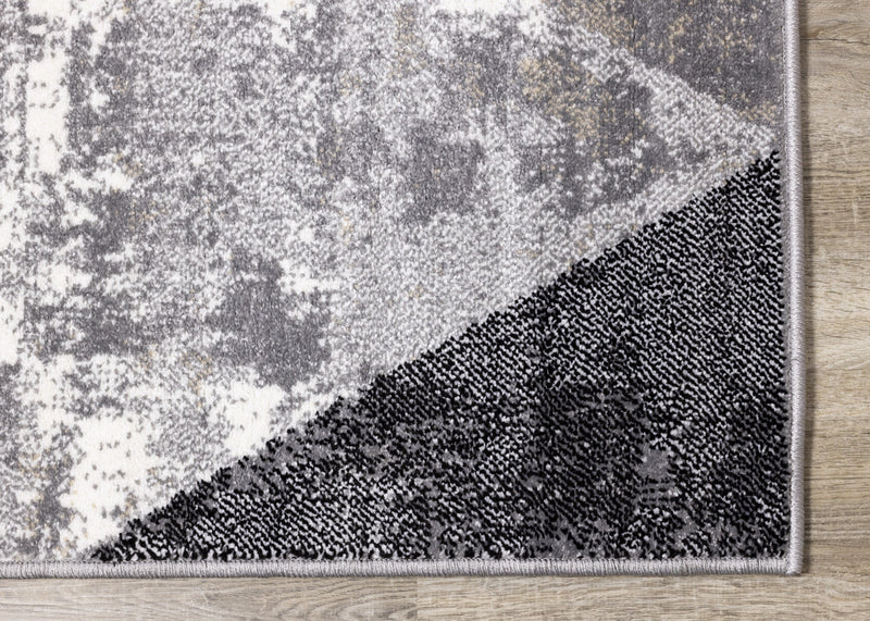 Covington Distressed Triangles Area Rug - 2'8\" x 4'11\"