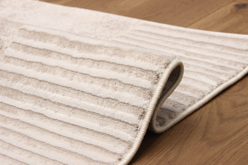 Monica Ivory Area Rug - 5'0\" X 8'0\" 