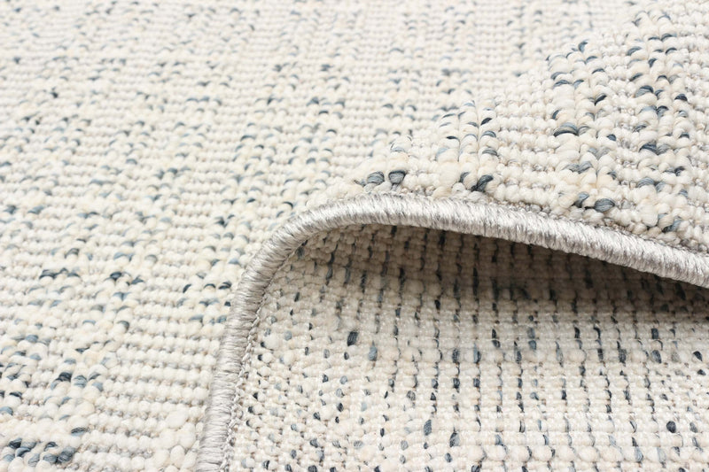 Torionna Grey Area Rug - 5'0\" x 7'0\"