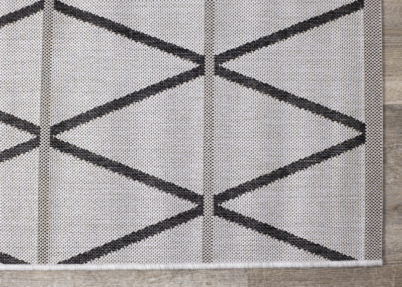 Jackson Diamond Indoor/Outdoor Area Rug - 5'3\" x 7'7\"
