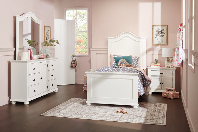 Ella Dresser