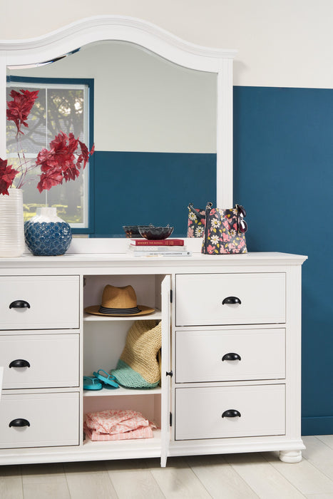 Ella Dresser