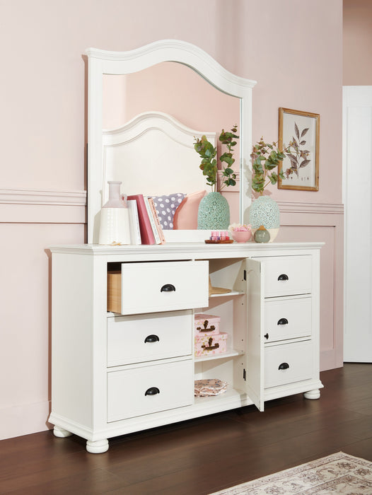Ella Dresser