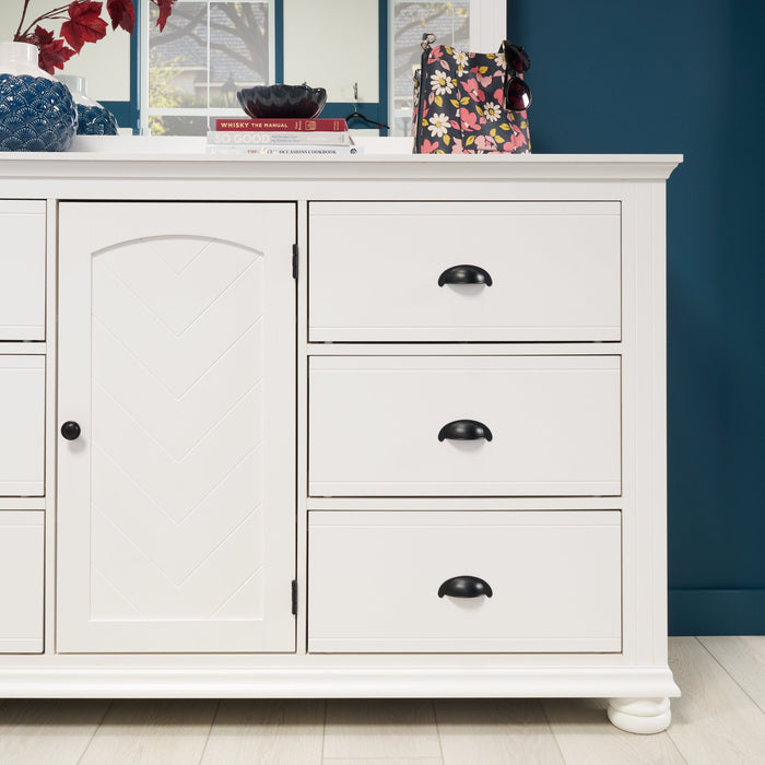 Ella Dresser