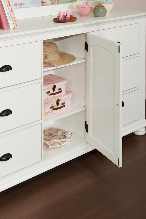 Ella Dresser