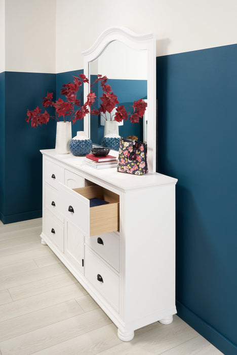 Ella Dresser
