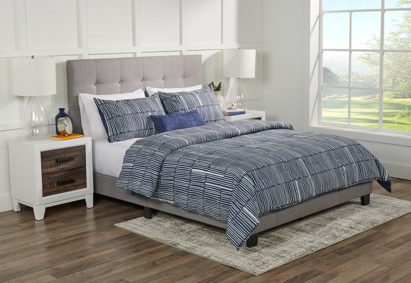 Lines 4-Piece Queen Comforter Set