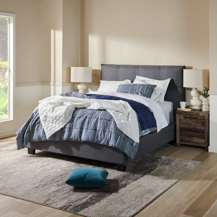 Lines 4-Piece Queen Comforter Set