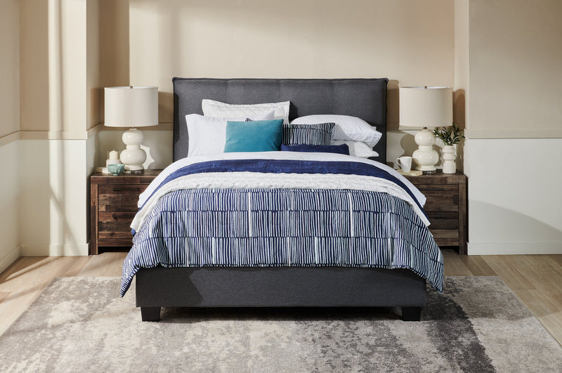 Lines 4-Piece Queen Comforter Set