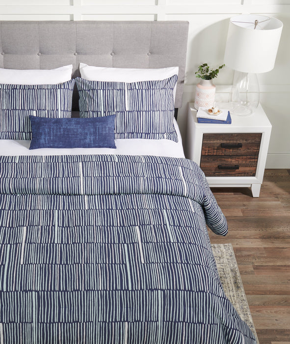 Lines 4-Piece Queen Comforter Set