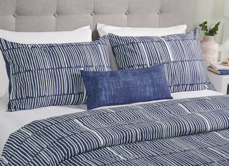Lines 4-Piece Queen Comforter Set