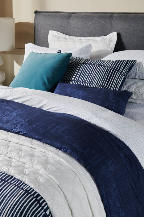 Lines 4-Piece Queen Comforter Set
